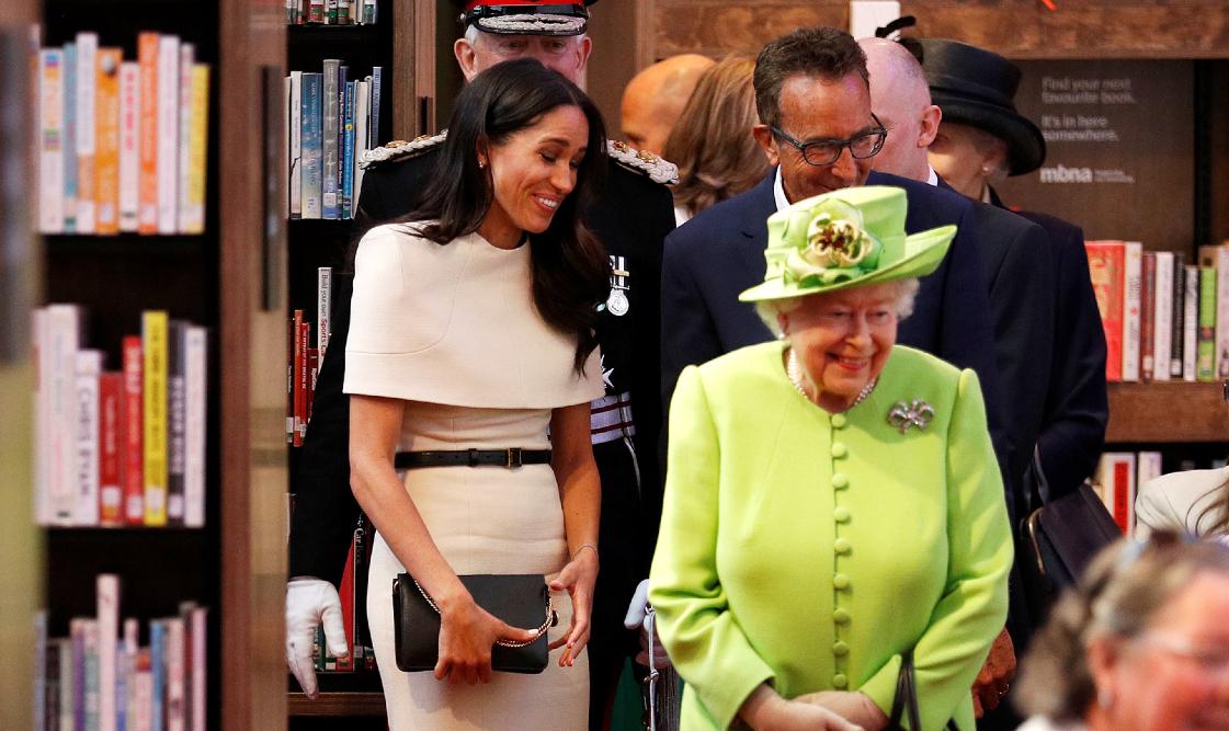 The Queen Shared Blanket With Meghan Markle In 2018 Watch