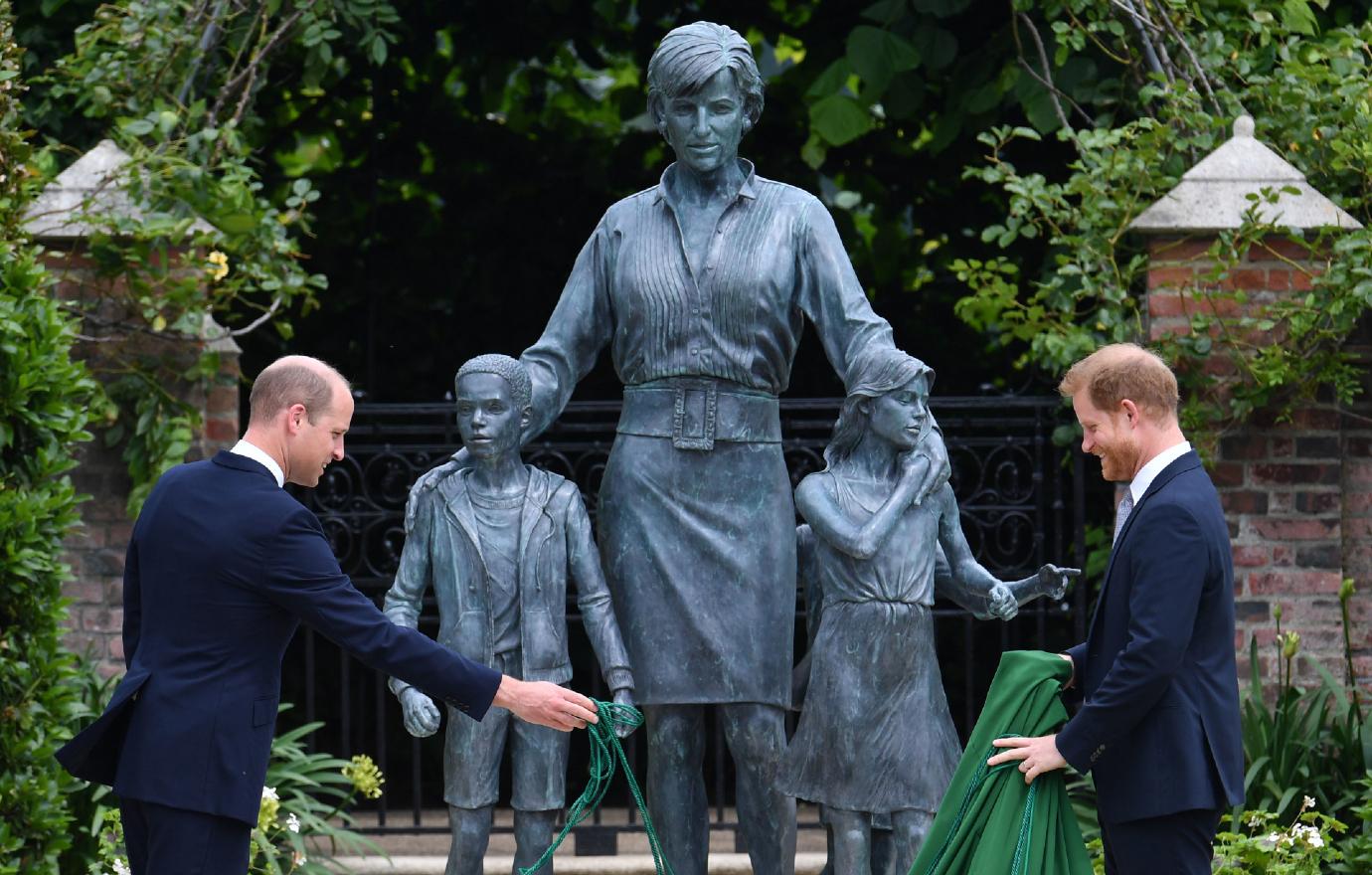 why princess dianas statue depicts three children