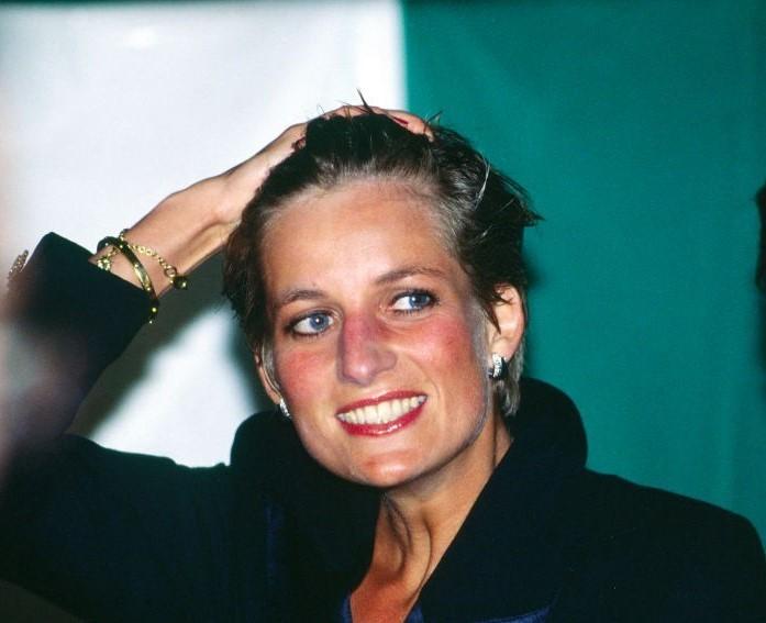 The Heartwarming Story Behind Princess Diana’s Iconic Wet Hair Photo