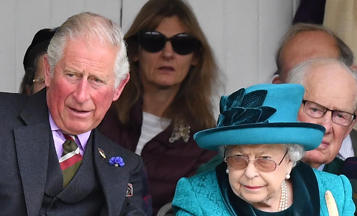 Prince Charles And Queen Elizabeth Plant Tree At Windsor Castle: Photo