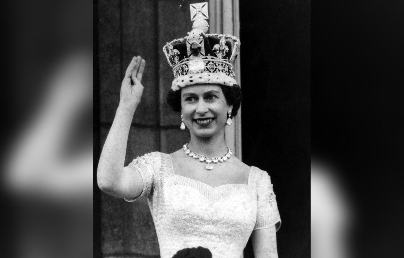 queen elizabeth through the years coronation